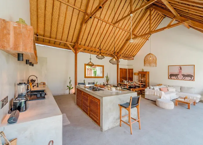 ヴィラ Manouch